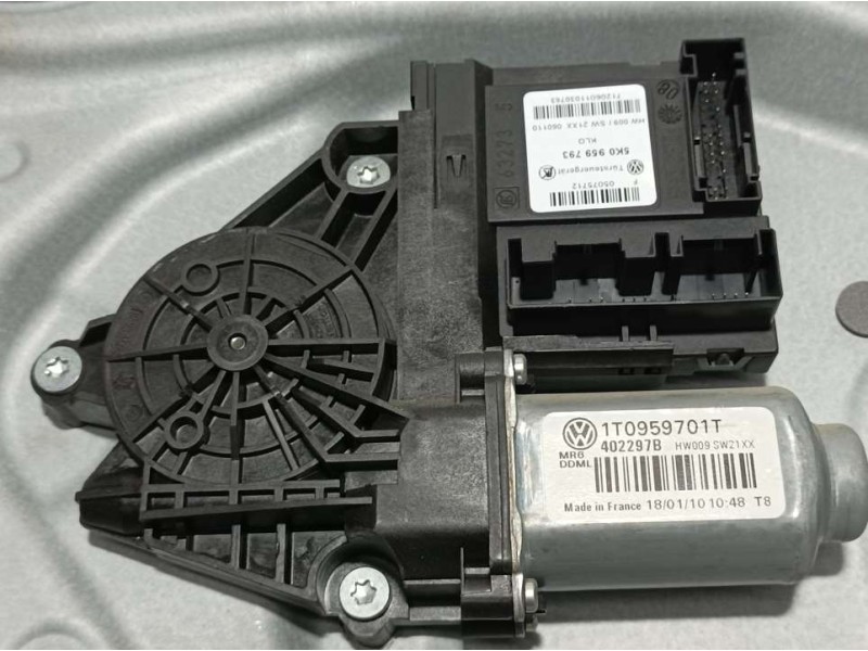 Recambio de elevalunas delantero izquierdo para volkswagen caddy ka/kb (2k) kombi referencia OEM IAM 1T0837755  ELECTRICO