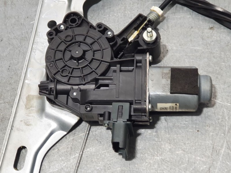 Recambio de elevalunas delantero derecho para renault megane iv berlina 5p limited referencia OEM IAM C42830102  ELECTRICO