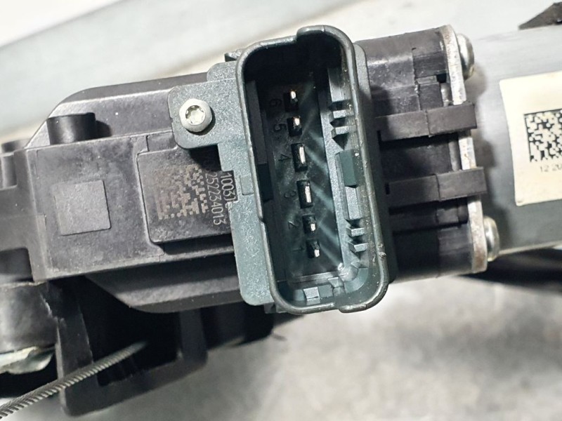 Recambio de elevalunas delantero derecho para renault megane iv berlina 5p limited referencia OEM IAM C42830102  ELECTRICO