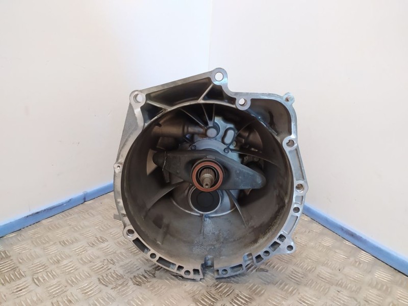 Recambio de caja cambios para bmw serie 3 berlina (e90) 320d referencia OEM IAM 23007562730 4687639 6VELOCIDADES