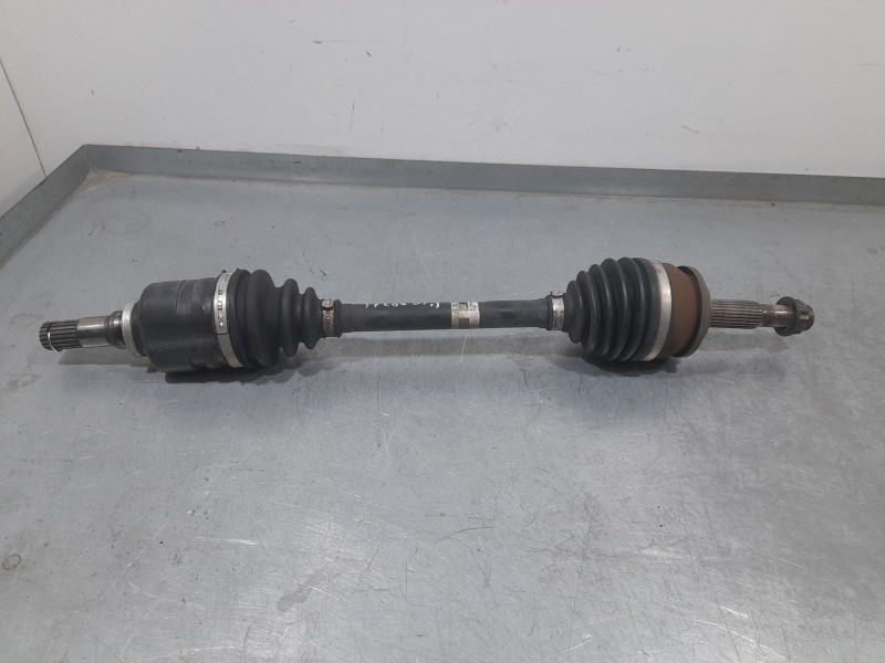 Recambio de transmision delantera izquierda para toyota auris (_e18_) 1.4 d-4d (nde180_) referencia OEM IAM 020615157SA3N 02E60 