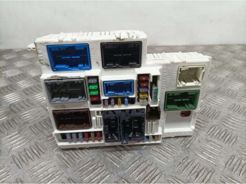 Recambio de caja reles / fusibles para peugeot 308 allure referencia OEM IAM 9851622580 1172341399 