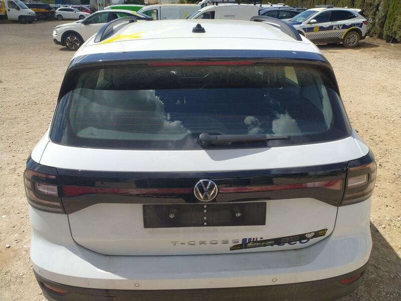 Recambio de porton trasero para volkswagen t-cross (c11, d31) 1.0 tsi referencia OEM IAM 2GM827025E  