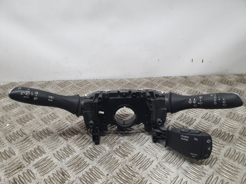 Recambio de mando luces y limpia para renault megane iv berlina 5p limited referencia OEM IAM 255678341R  