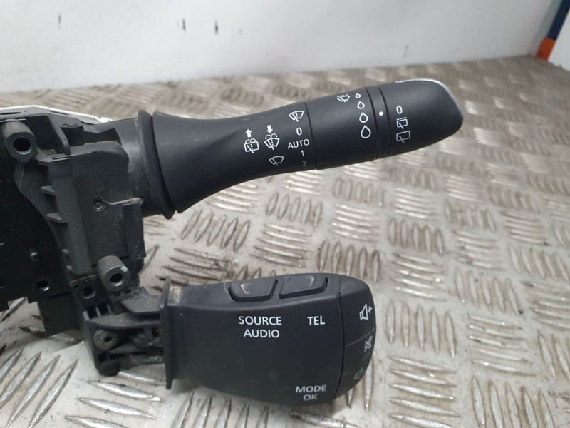 Recambio de mando luces y limpia para renault megane iv berlina 5p limited referencia OEM IAM 255678341R  