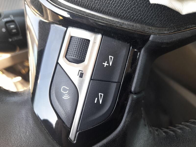 Recambio de volante para peugeot 208 ii (ub_, up_, uw_, uj_) e-208 referencia OEM IAM 98255044ZD  