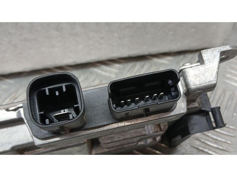 Recambio de centralita start / stop para peugeot 5008 allure referencia OEM IAM 9810858380 DELPHI 28583189