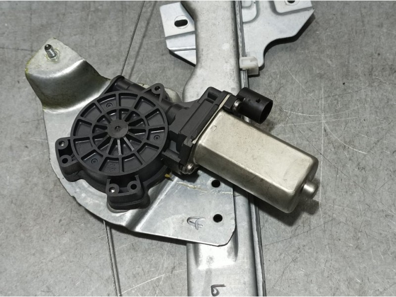Recambio de elevalunas delantero izquierdo para dacia sandero ambiance referencia OEM IAM 82007338290  ELECTRICO 2 PINS