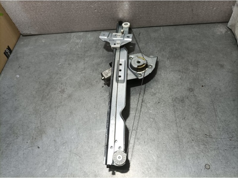 Recambio de elevalunas delantero izquierdo para dacia sandero ambiance referencia OEM IAM 82007338290  ELECTRICO 2 PINS