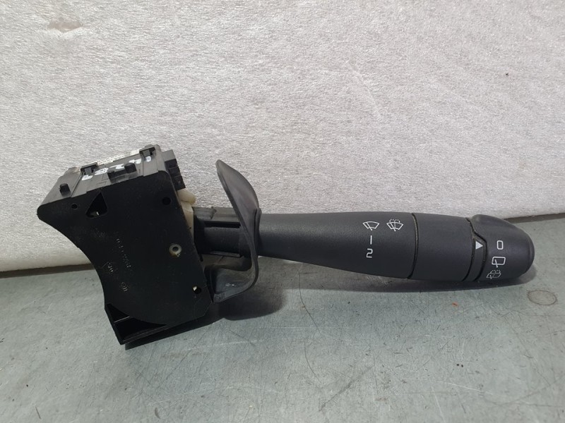 Recambio de mando limpia para dacia sandero ambiance referencia OEM IAM 8200792587 901057668 