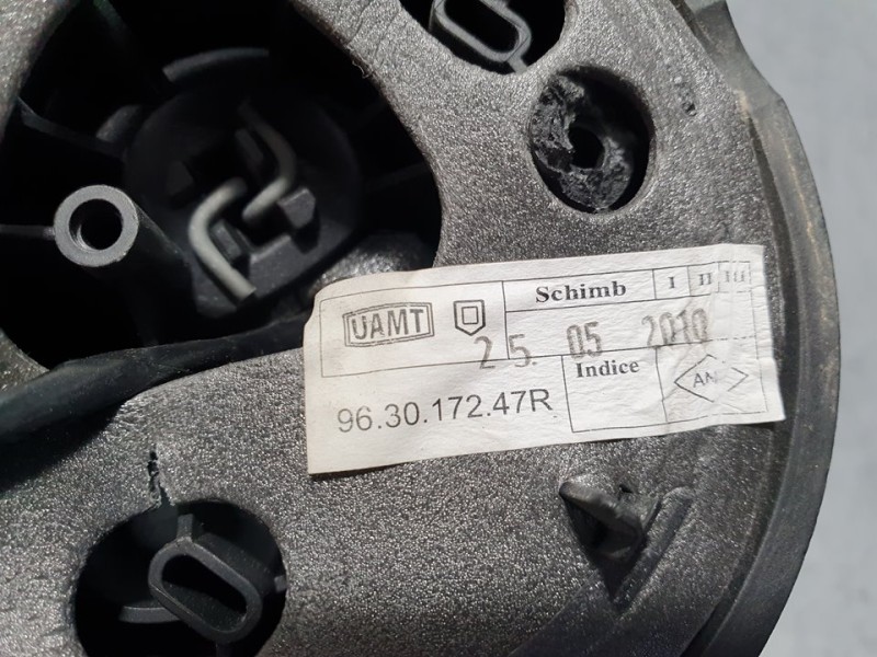 Recambio de retrovisor derecho para dacia sandero ambiance referencia OEM IAM 963017247R  ELECTRICO 5 CABLES