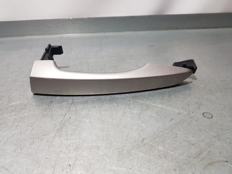 Recambio de maneta exterior delantera izquierda para hyundai tucson essence 2wd referencia OEM IAM   