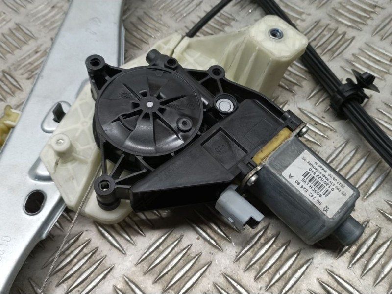 Recambio de elevalunas delantero derecho para citroën c4 cactus business referencia OEM IAM 9674252480 0130822570 BOSCH ELÉCTRIC