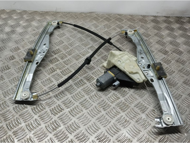 Recambio de elevalunas delantero derecho para citroën c4 cactus business referencia OEM IAM 9674252480 0130822570 BOSCH ELÉCTRIC