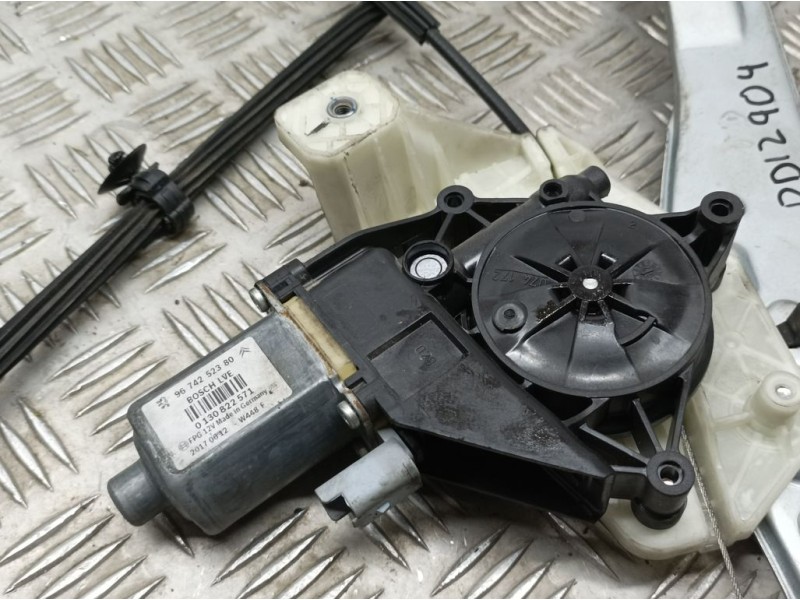 Recambio de elevalunas delantero izquierdo para citroën c4 cactus business referencia OEM IAM 9674252380 0130822571 BOSCH ELÉCTR