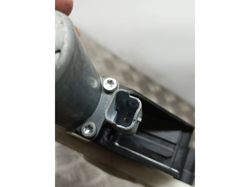 Recambio de elevalunas delantero izquierdo para citroën c4 cactus business referencia OEM IAM 9674252380 0130822571 BOSCH ELÉCTR