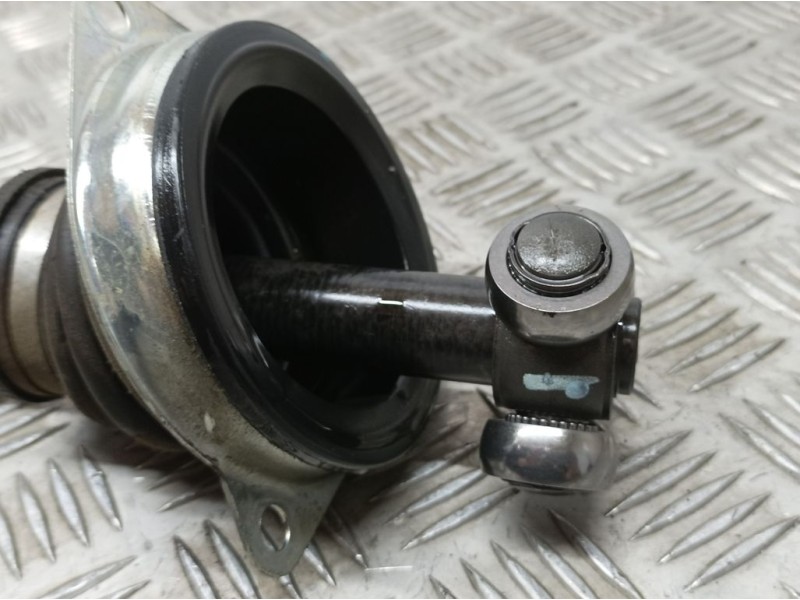 Recambio de transmision delantera izquierda para dacia sandero ambiance referencia OEM IAM 8200985010  