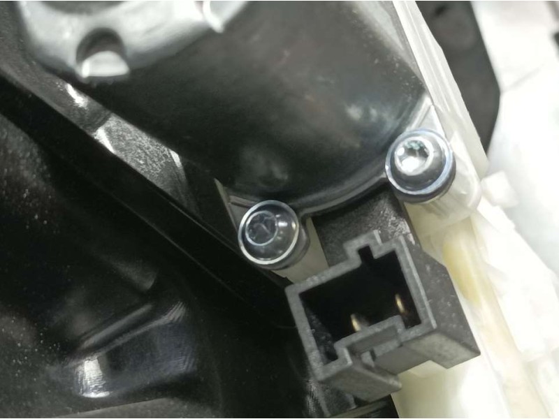 Recambio de elevalunas delantero derecho para mercedes-benz clase b (247) b180 referencia OEM IAM A2477202006 4223191 ELECTRICO 