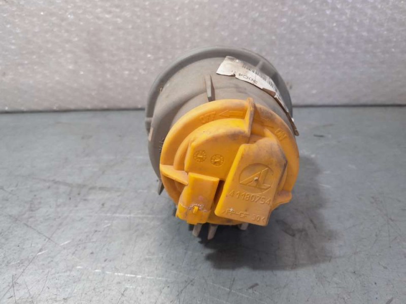 Recambio de faro antiniebla izquierdo para fiat scudo (222) 2.0 16v jtd elx kombi (7 sitze) referencia OEM IAM 9648947780  