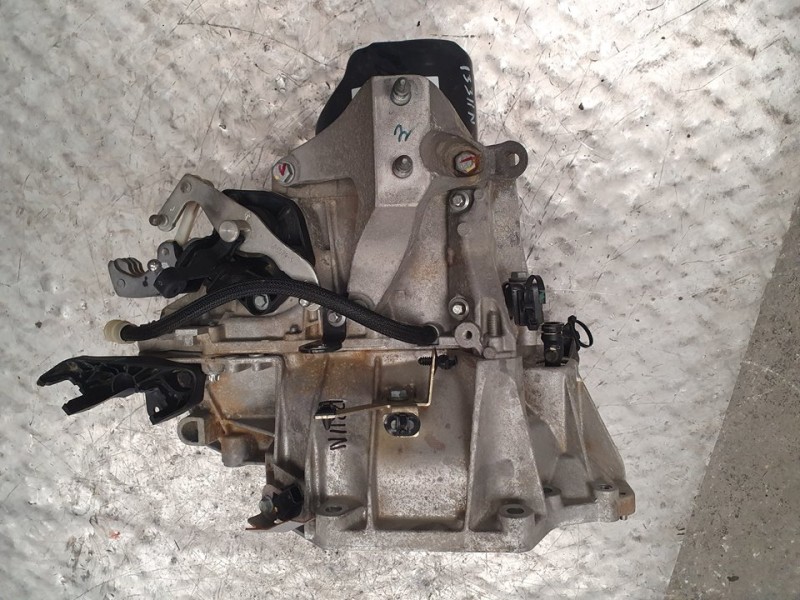 Recambio de caja cambios para dacia sandero basis referencia OEM IAM JH3372 S056354 5VELOCIDADES
