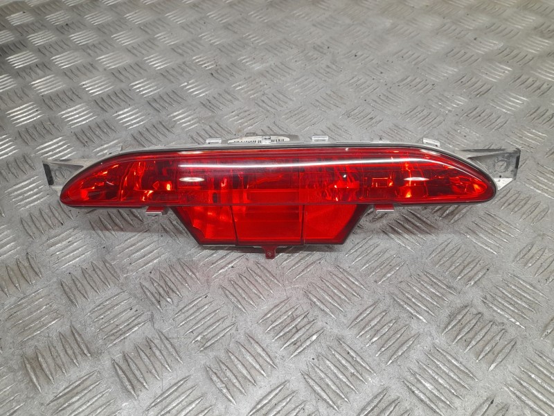 Recambio de piloto trasero central para peugeot 208 ii (ub_, up_, uw_, uj_) 1.2 puretech 100 referencia OEM IAM 2NE010830 HELLA 