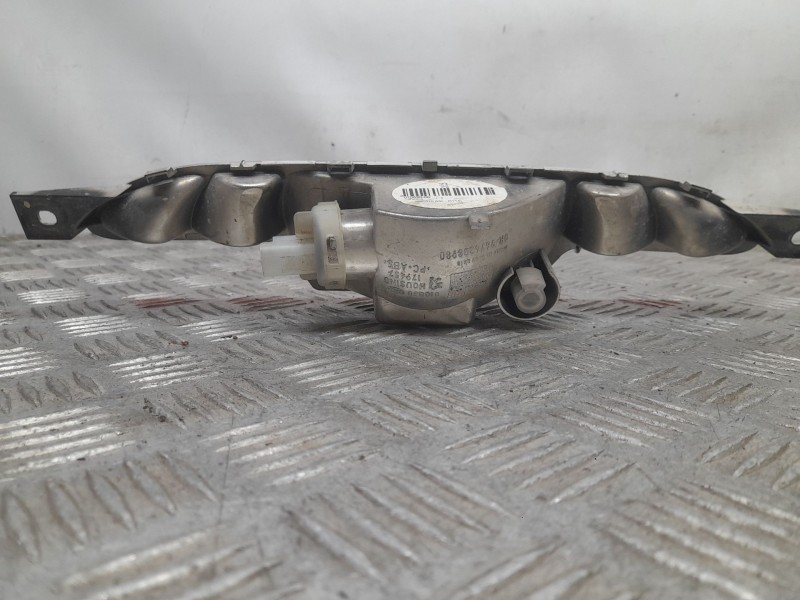 Recambio de piloto trasero central para peugeot 208 ii (ub_, up_, uw_, uj_) 1.2 puretech 100 referencia OEM IAM 2NE010830 HELLA 