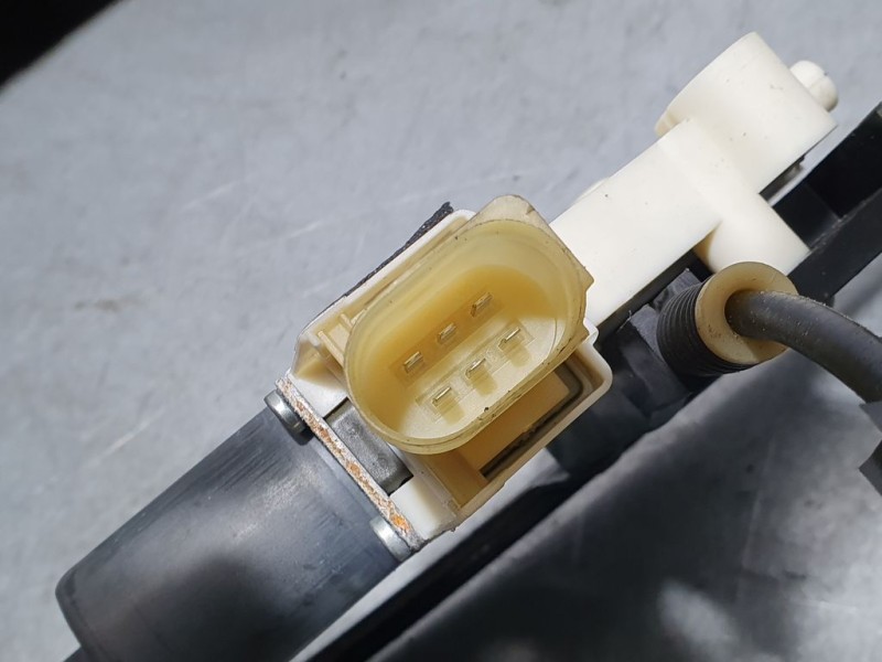 Recambio de elevalunas delantero derecho para ford mondeo ber. (ca2) ghia referencia OEM IAM   ELÉCTRICO 6 PINS