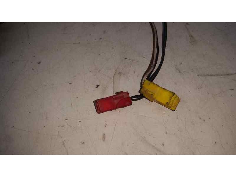Recambio de retrovisor derecho para citroën xantia berlina 1.9 td sx referencia OEM IAM  2 CLAVIJAS, 3 Y 2 CABLES ELECTRICO- TOC