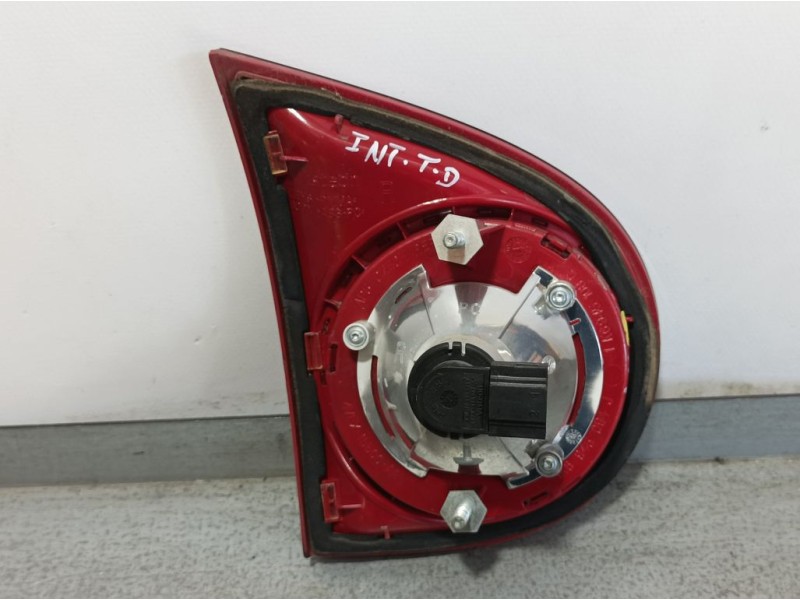 Recambio de piloto trasero derecho para volkswagen golf v berlina (1k1) conceptline (e) referencia OEM IAM 1K6945094J  INTERIOR