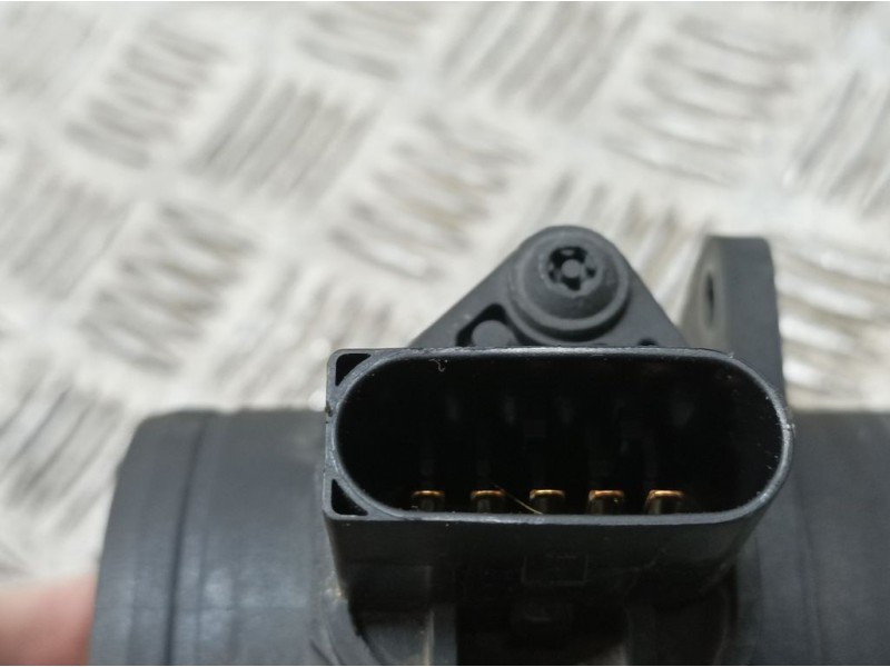 Recambio de caudalimetro para volkswagen golf v berlina (1k1) highline referencia OEM IAM 038906461B 0281002531 BOSCH