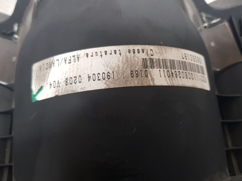 Recambio de cuadro instrumentos para alfa romeo gt (125) m-jet distinctive referencia OEM IAM 156050197  