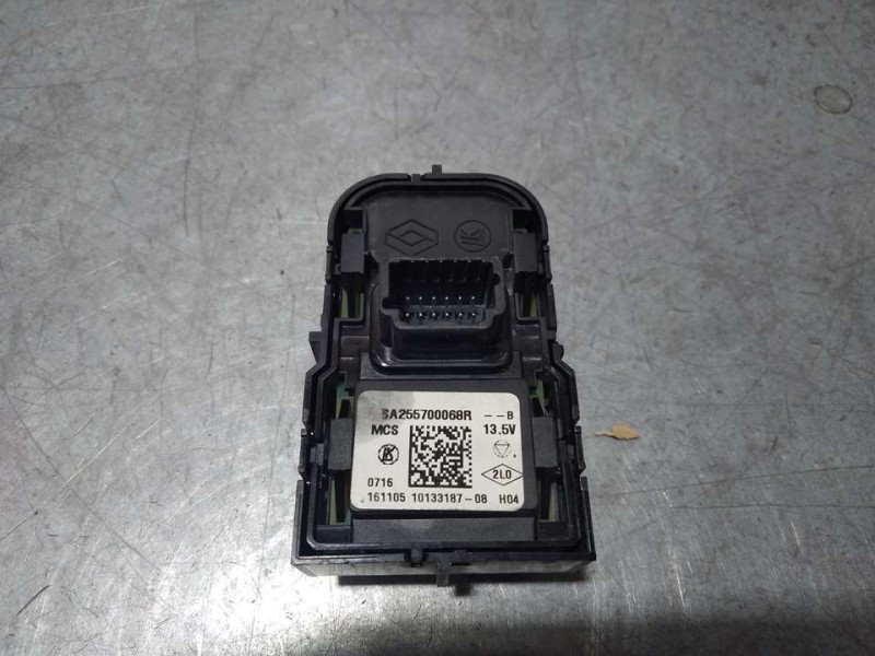 Recambio de mando elevalunas delantero izquierdo para renault clio iv limited referencia OEM IAM 809610909R 255700068R C/ MANDO 