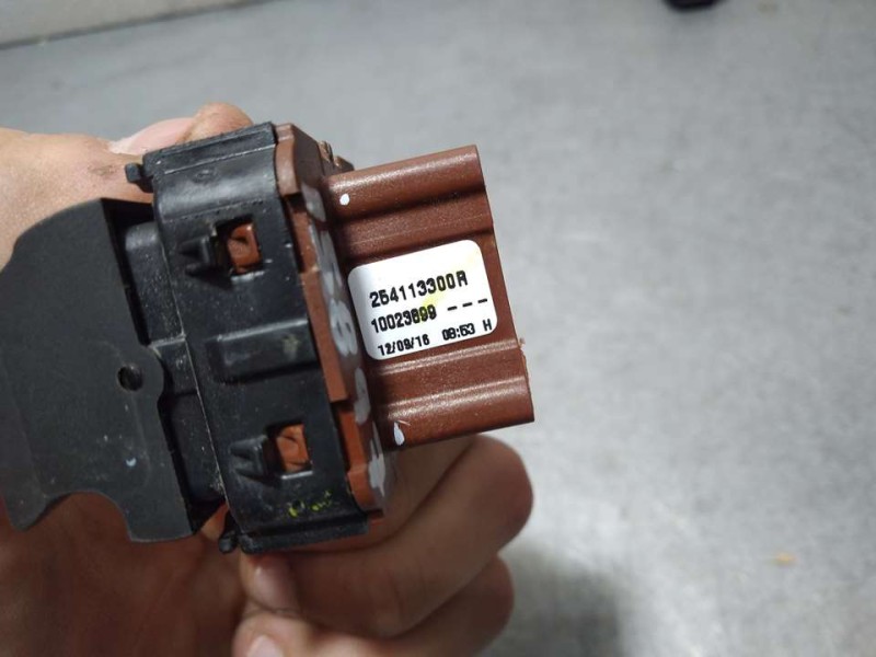 Recambio de mando elevalunas delantero izquierdo para renault clio iv limited referencia OEM IAM 809610909R 255700068R C/ MANDO 