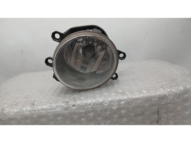 Recambio de faro antiniebla izquierdo para toyota prius (nhw30) plug-in hybrid executive referencia OEM IAM 8122012230  