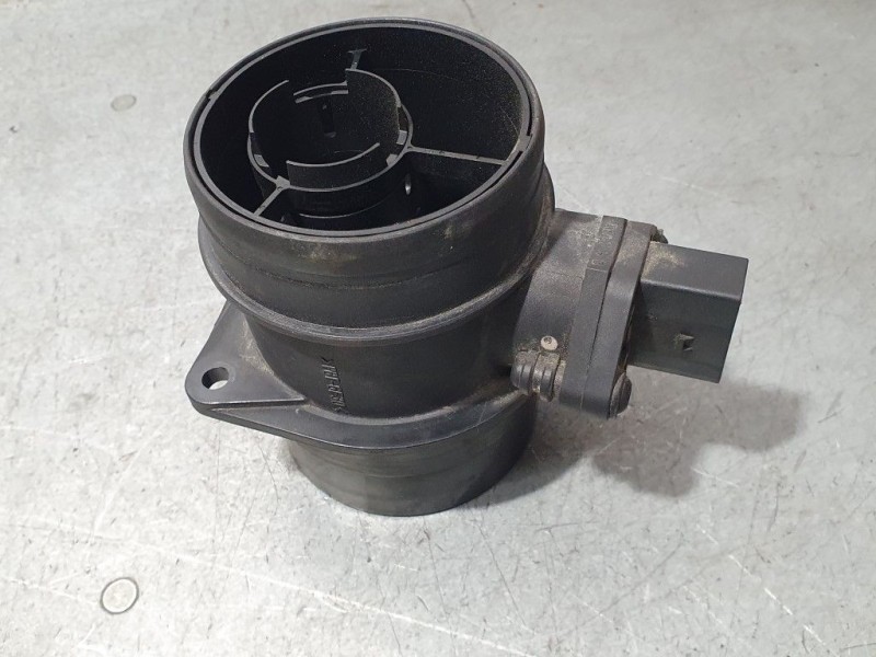 Recambio de caudalimetro para seat leon (1p1) stylance / style referencia OEM IAM 074906461B 0281002461 BOSCH