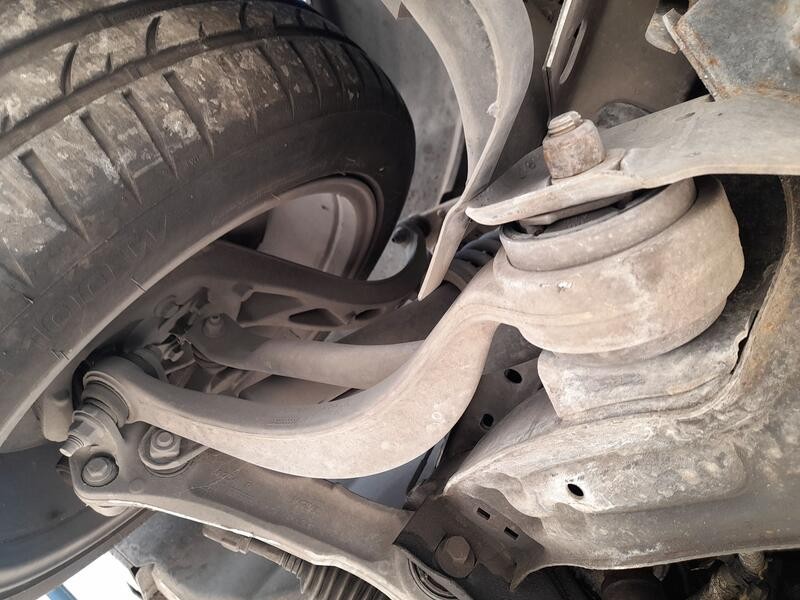 Recambio de brazo suspension inferior delantero derecho para jaguar xf i (x250) 2.7 d referencia OEM IAM C2Z10052 ANTERIOR 