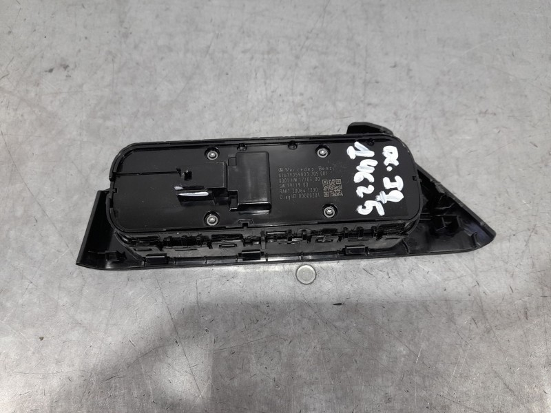 Recambio de mando elevalunas delantero izquierdo para mercedes-benz clase b (247) b180 referencia OEM IAM A1679059803 C/MANDO RE