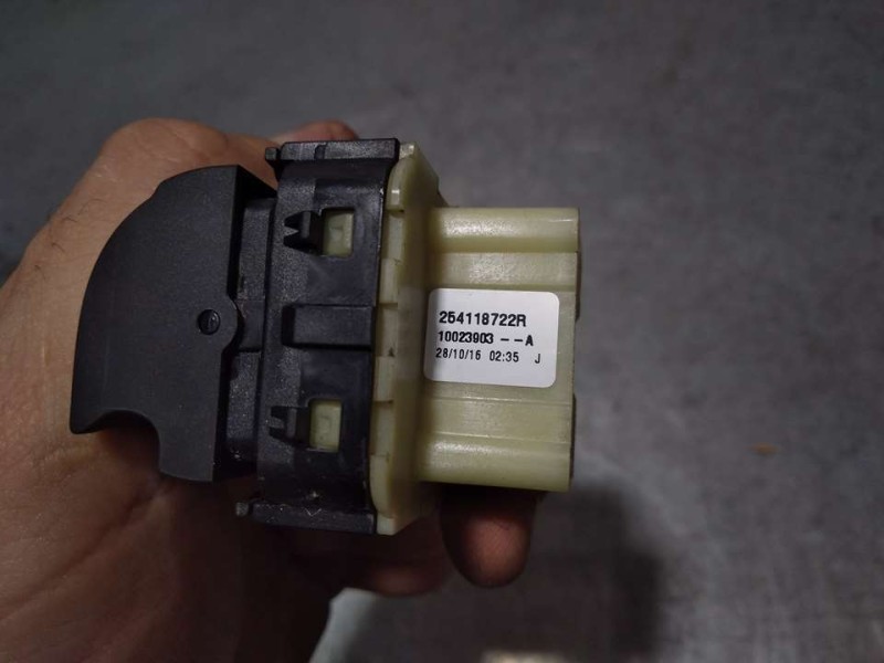 Recambio de mando elevalunas delantero izquierdo para renault clio iv limited referencia OEM IAM 809610909R 255700068R C/ MANDO 