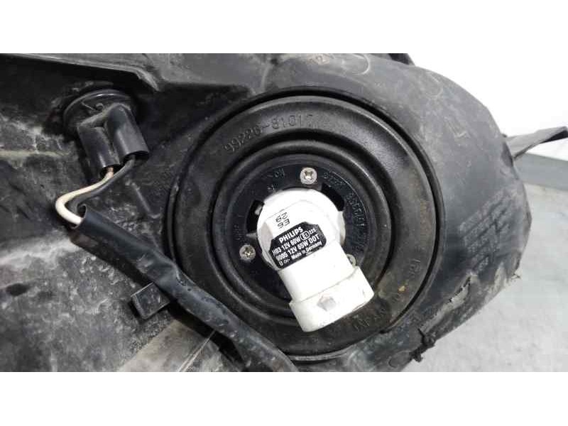 Recambio de faro izquierdo para toyota prius (nhw30) plug-in hybrid executive referencia OEM IAM 8118547393  
