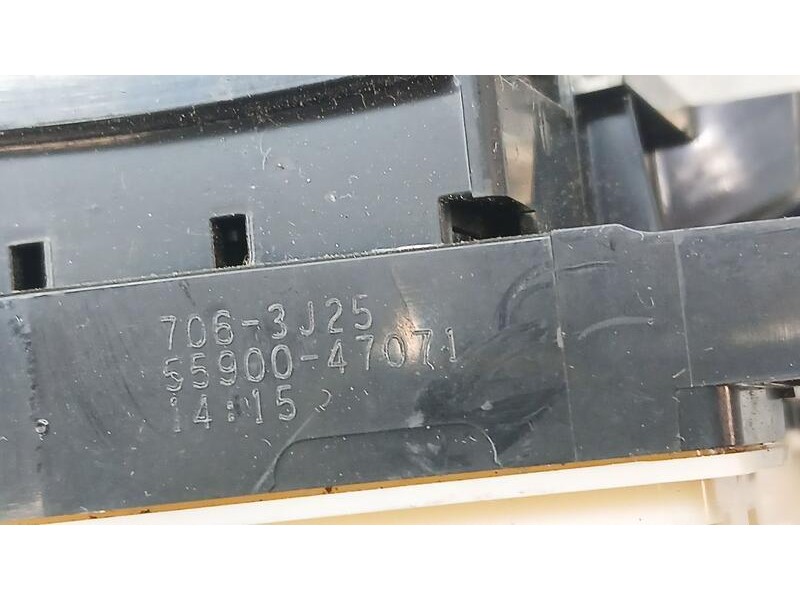 Recambio de mando climatizador para toyota prius (nhw30) plug-in hybrid executive referencia OEM IAM 5590047071  7063J25