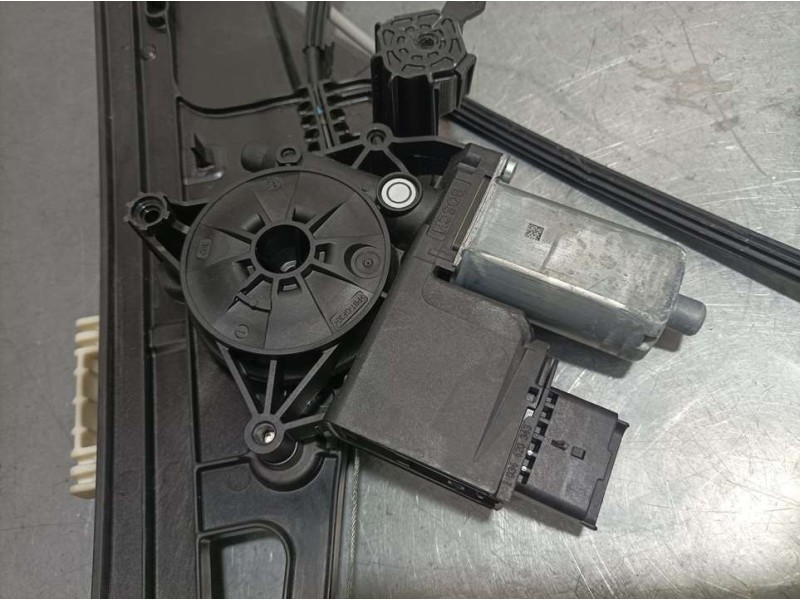 Recambio de elevalunas delantero derecho para peugeot 5008 active referencia OEM IAM 9830389280  ELECTRICO 6 PINS
