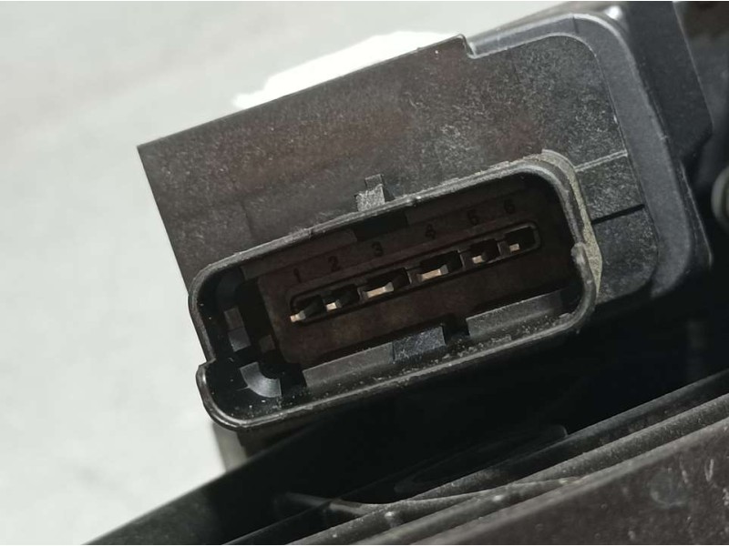 Recambio de elevalunas trasero derecho para peugeot 5008 active referencia OEM IAM 9830388980  ELECTRICO