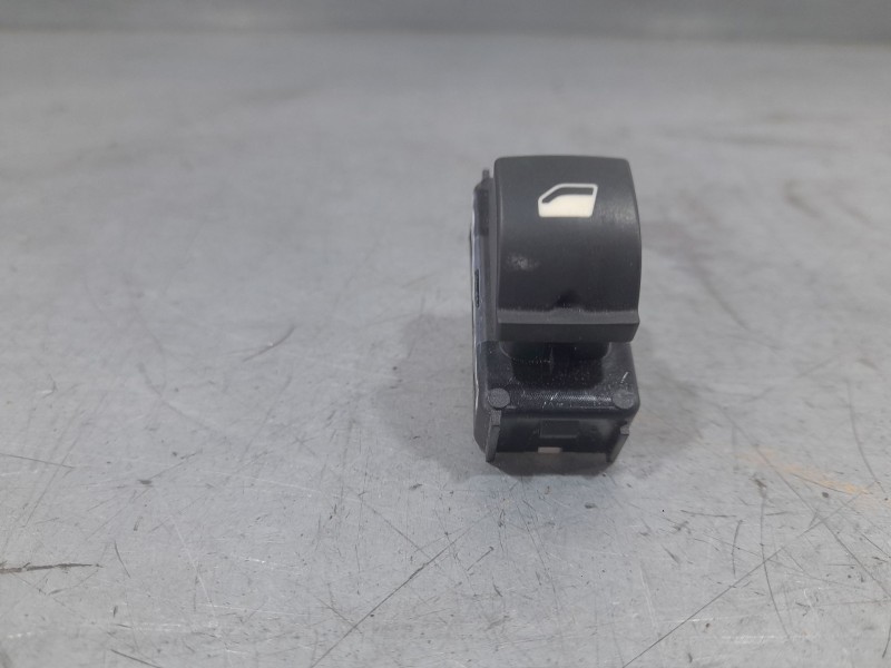 Recambio de mando elevalunas trasero izquierdo para peugeot 5008 active referencia OEM IAM 98044803ZD00  