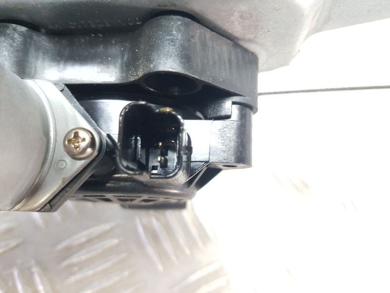 Recambio de elevalunas trasero derecho para nissan qashqai ii (j11, j11_) 1.2 dig-t referencia OEM IAM 827004EA0A02  2 PINS