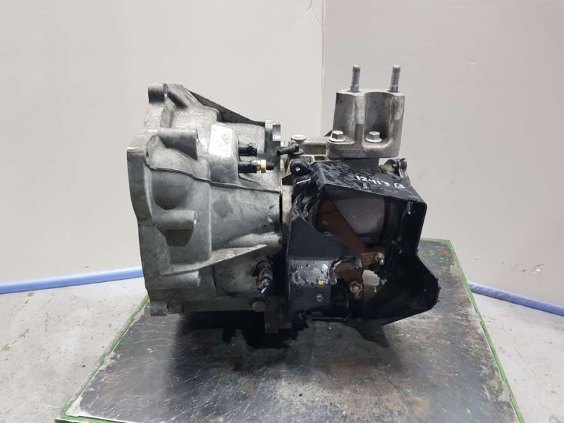 Recambio de caja cambios para ford fiesta (ccn) trend referencia OEM IAM 8A6R7002JG 001302 5VELOCIDADES