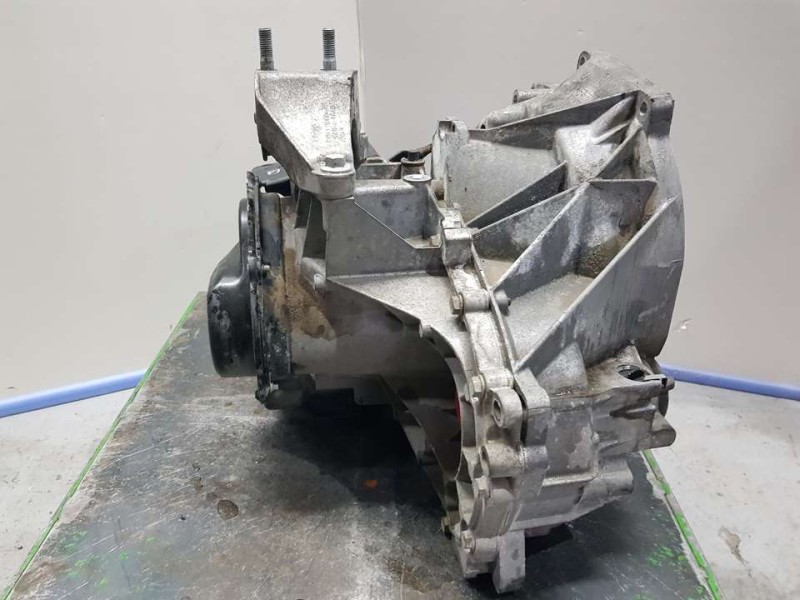 Recambio de caja cambios para ford fiesta (ccn) trend referencia OEM IAM 8A6R7002JG 001302 5VELOCIDADES