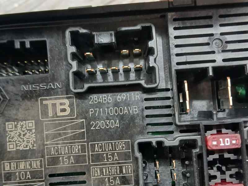 Recambio de caja reles / fusibles para nissan towstar acenta referencia OEM IAM 284B66911R P711000AVB 