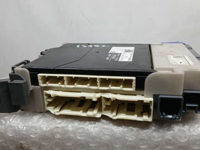 Recambio de caja reles / fusibles para toyota land cruiser (j15) vx referencia OEM IAM 8922160520 2381002612 DENSO