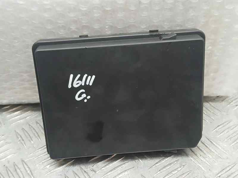 Recambio de caja reles / fusibles para nissan towstar acenta referencia OEM IAM 284B66911R P711000AVB 