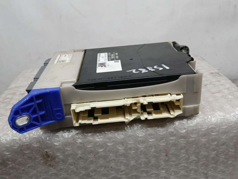 Recambio de caja reles / fusibles para toyota land cruiser (j15) vx referencia OEM IAM 8922160520 2381002612 DENSO